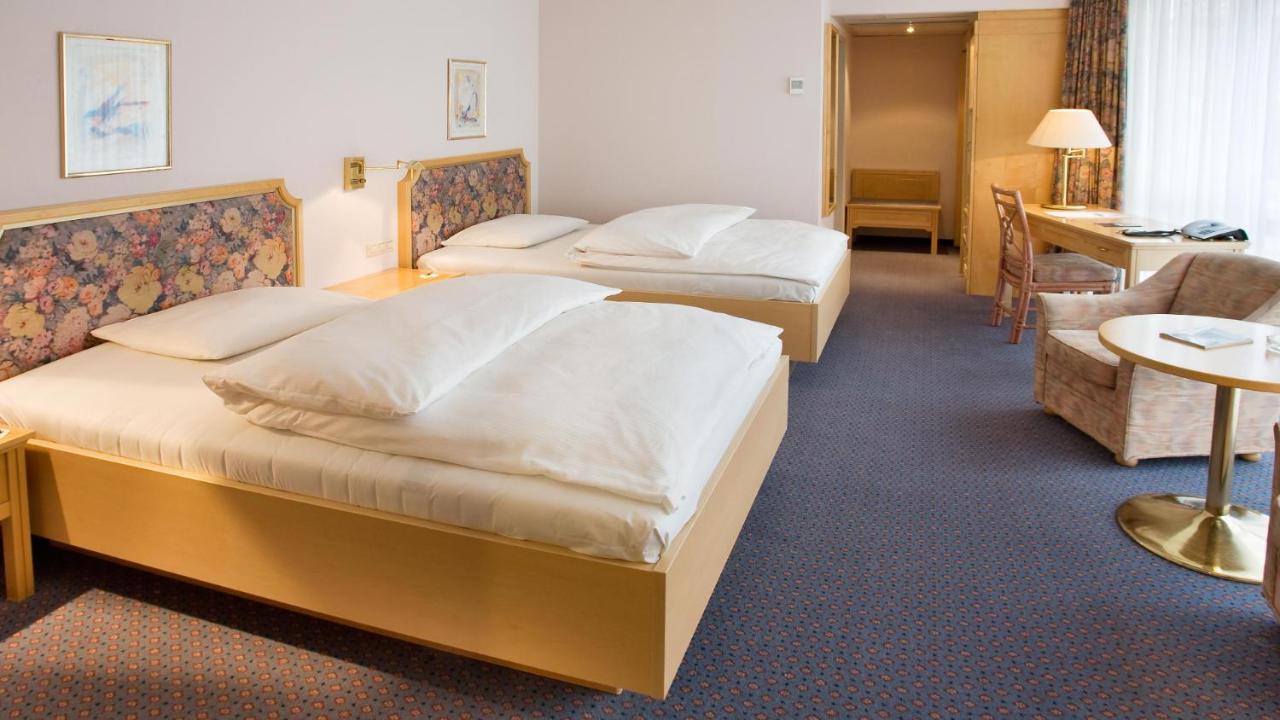 Erikson Hotel Зинделфинген Екстериор снимка