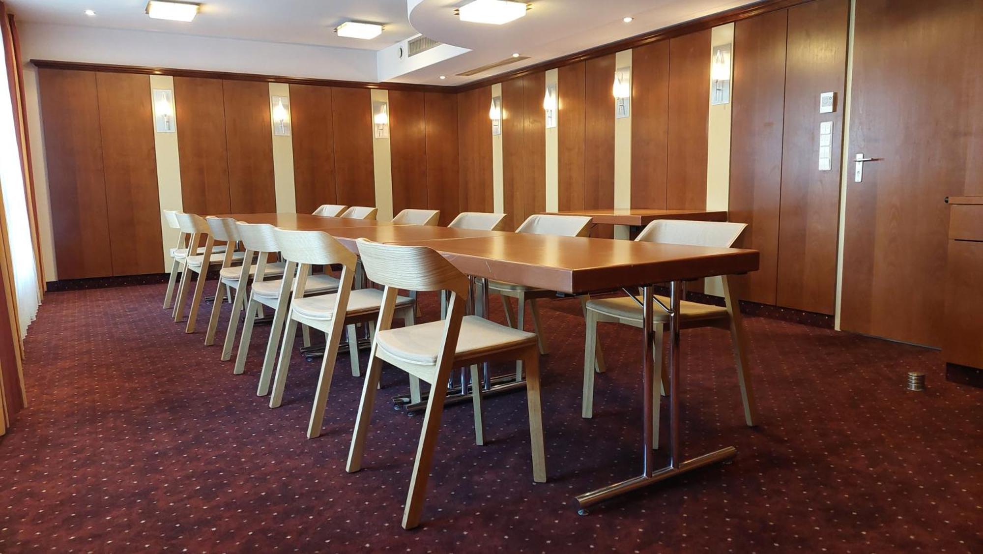 Erikson Hotel Зинделфинген Екстериор снимка