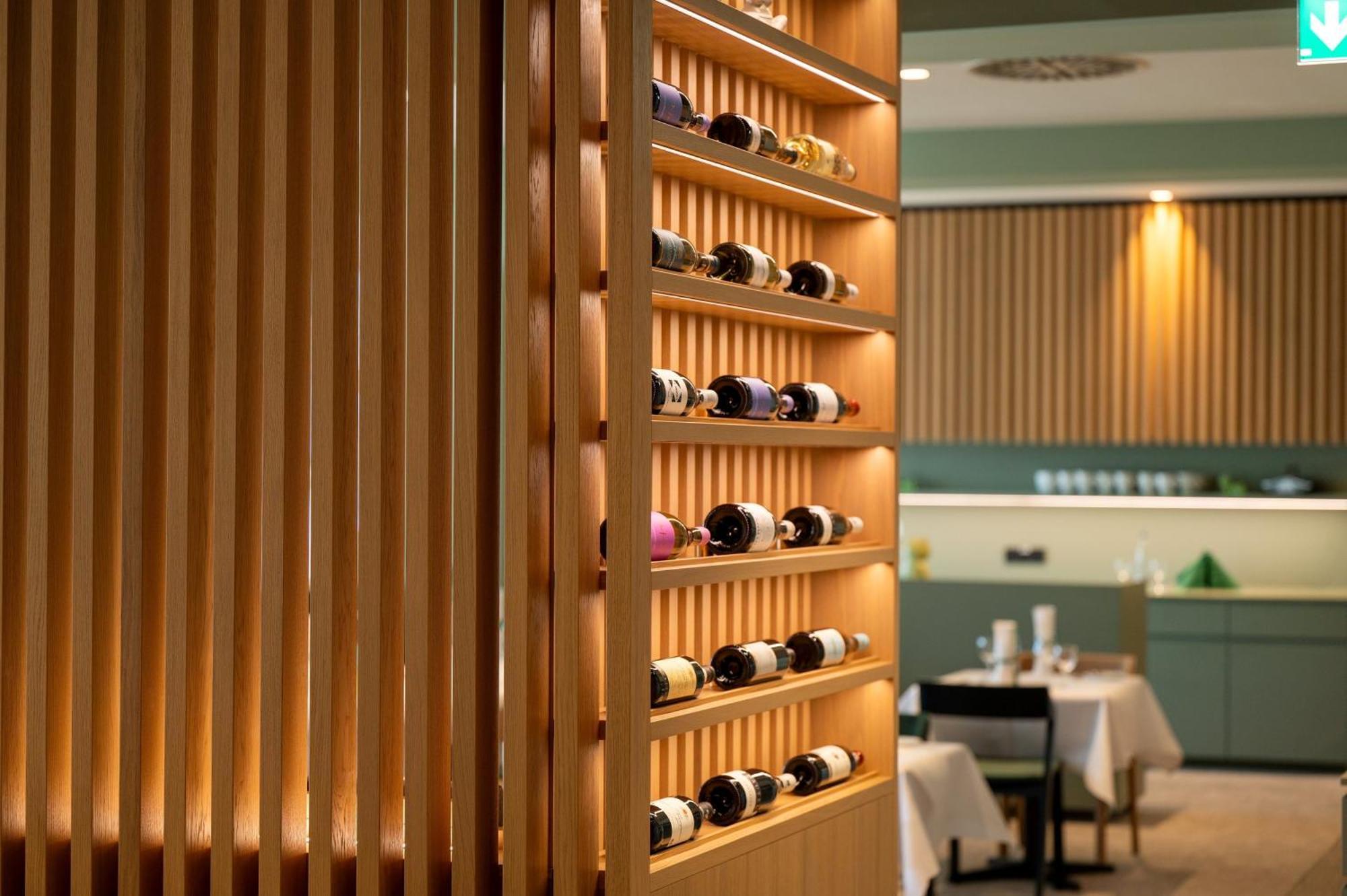 Erikson Hotel Зинделфинген Екстериор снимка