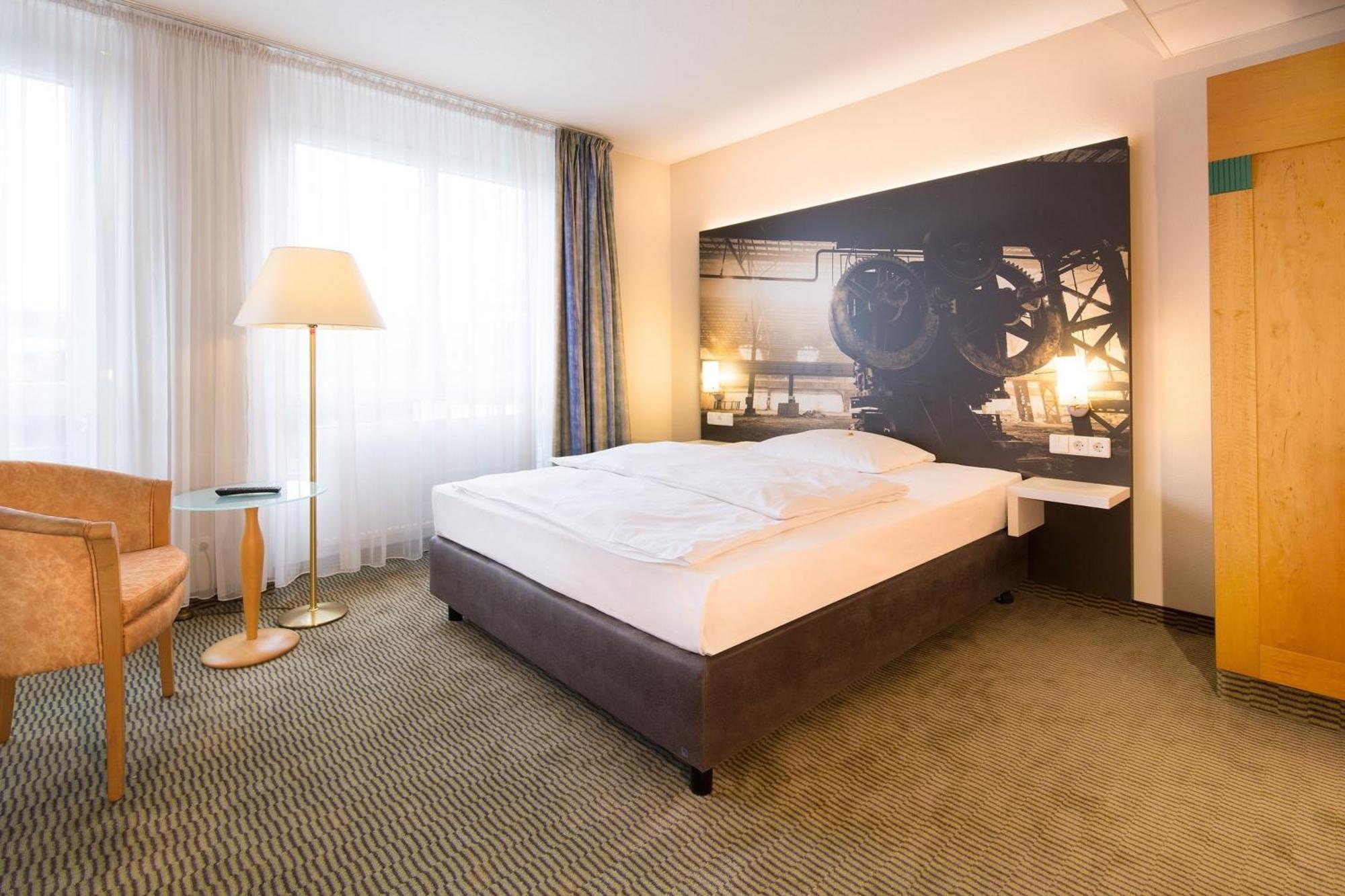 Erikson Hotel Зинделфинген Екстериор снимка