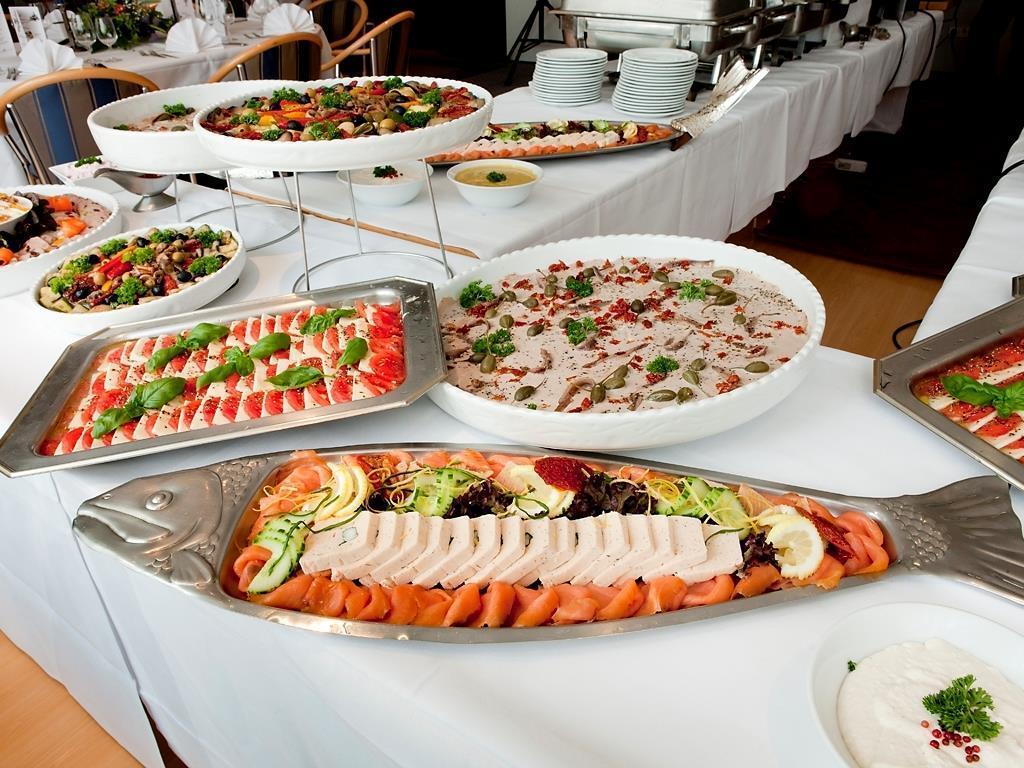 Erikson Hotel Зинделфинген Екстериор снимка