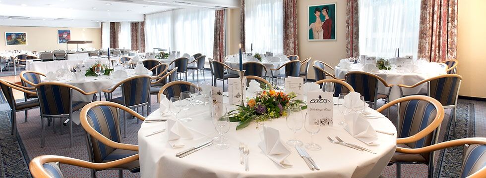 Erikson Hotel Зинделфинген Екстериор снимка